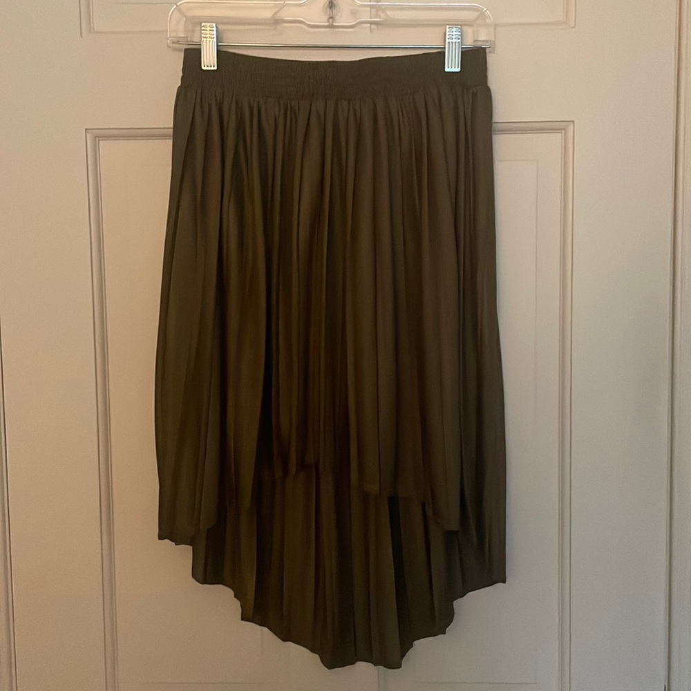 Topshop pleated high low skirt.